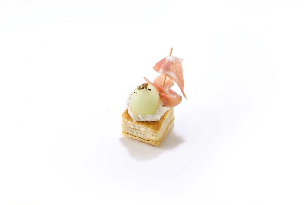 96 Puff Pastry Mini Square Neutral 3.2cm