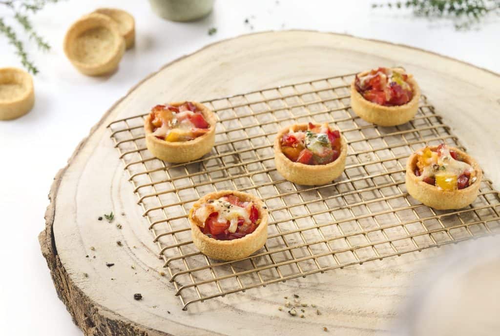 96 Mini Trendy Round Shortcrust Tartlets Neutral 4cm