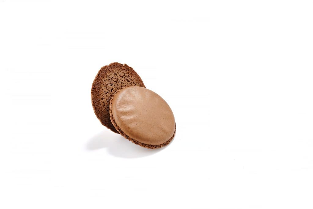64 Chocolate Macaron Shells Ø6.9cm