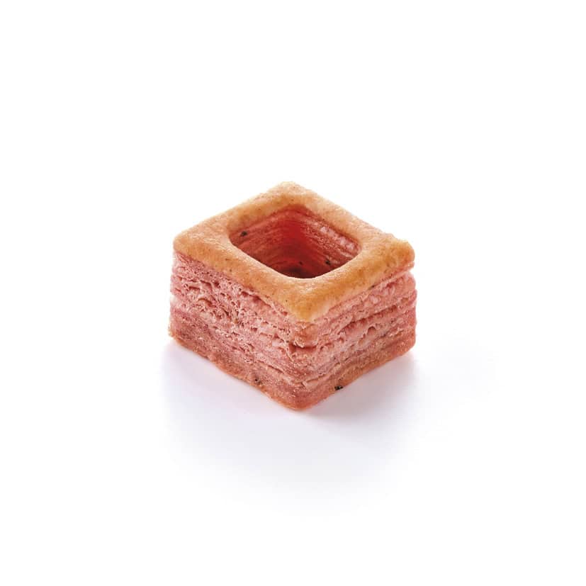 1.26″ Mini square puff pastry patty shell – Beetroot and pepper