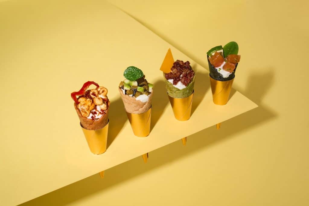 Mini Cones Creme De Pop-corn Et Ses Toppings